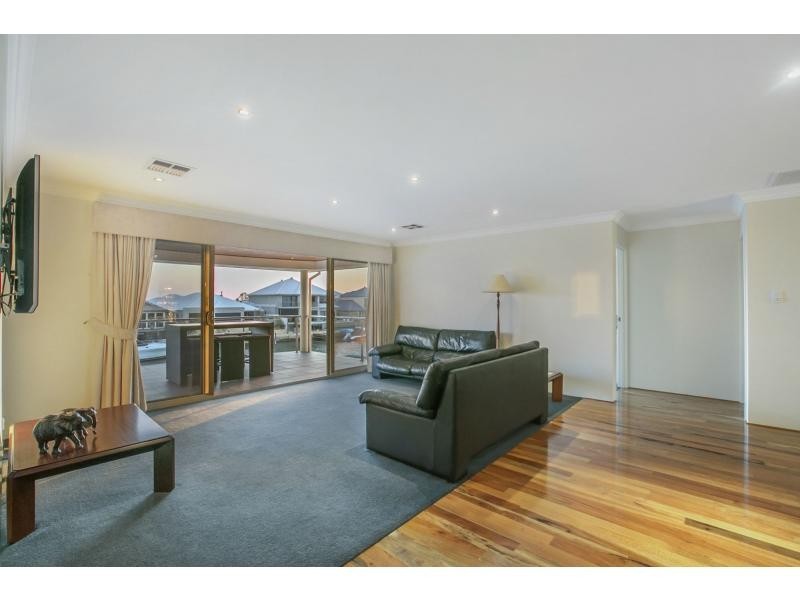 12 Trade Winds Retreat, Dudley Park WA 6210