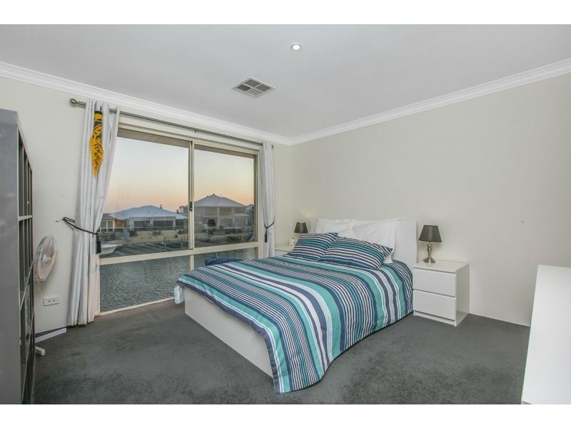 12 Trade Winds Retreat, Dudley Park WA 6210