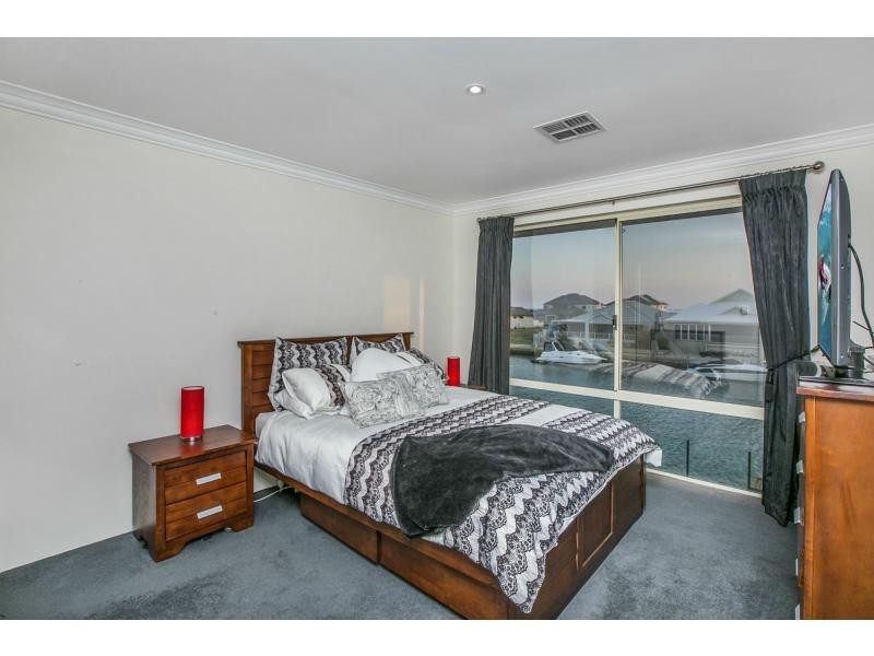 12 Trade Winds Retreat, Dudley Park WA 6210