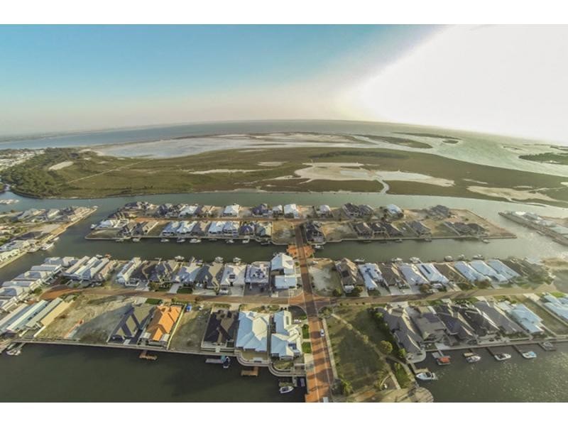 12 Trade Winds Retreat, Dudley Park WA 6210