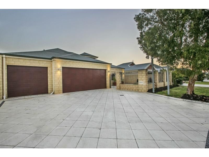 12 Trade Winds Retreat, Dudley Park WA 6210