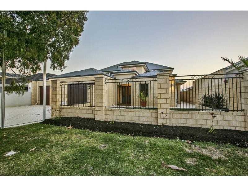 12 Trade Winds Retreat, Dudley Park WA 6210