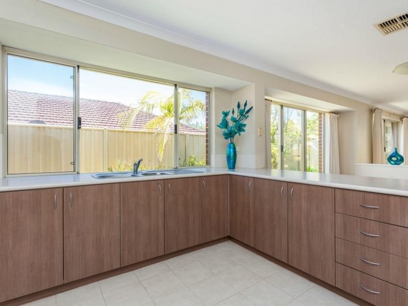 7 Gilbreth Bend, Tapping WA 6065