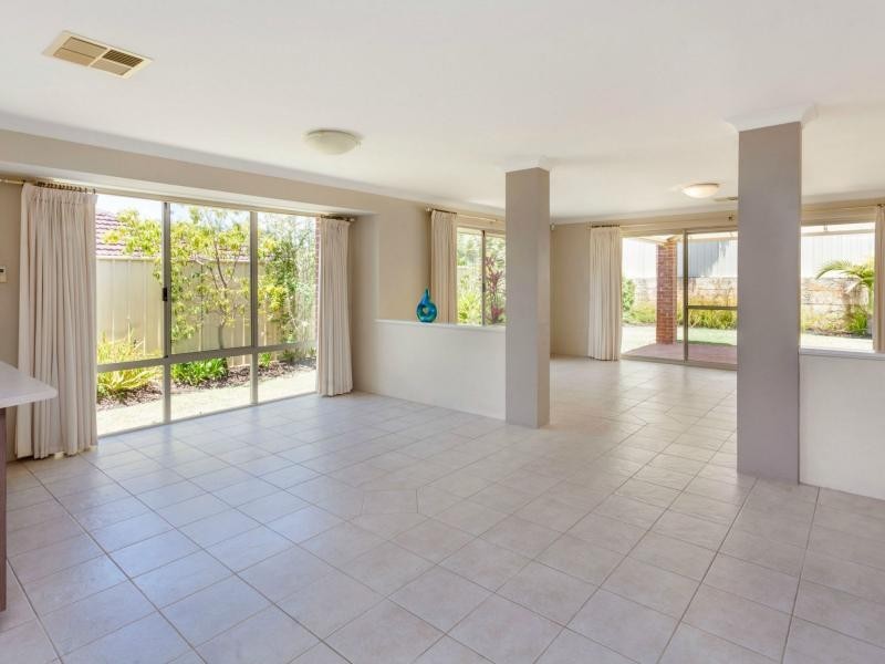 7 Gilbreth Bend, Tapping WA 6065