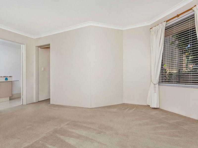 7 Gilbreth Bend, Tapping WA 6065