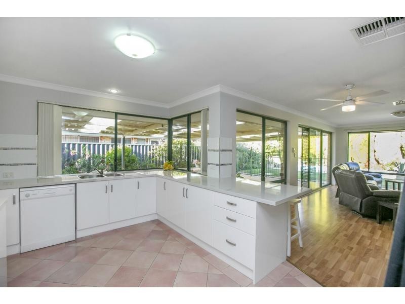 2 Birtles Grove, Erskine WA 6210