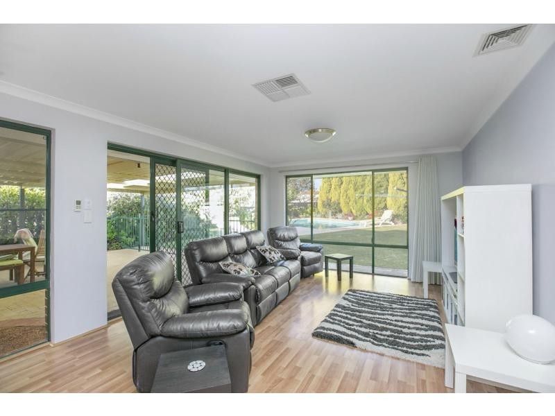 2 Birtles Grove, Erskine WA 6210