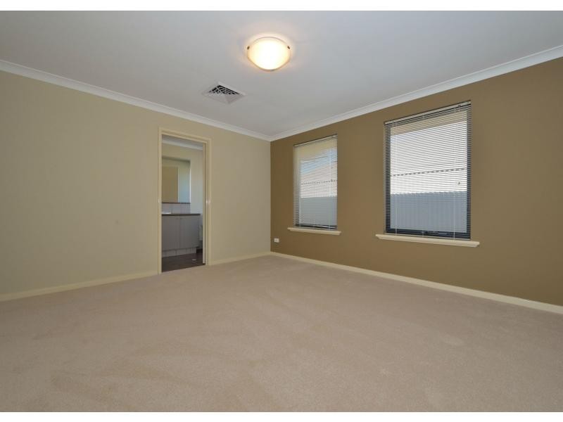 10 Oxenholme Way, Waikiki WA 6169