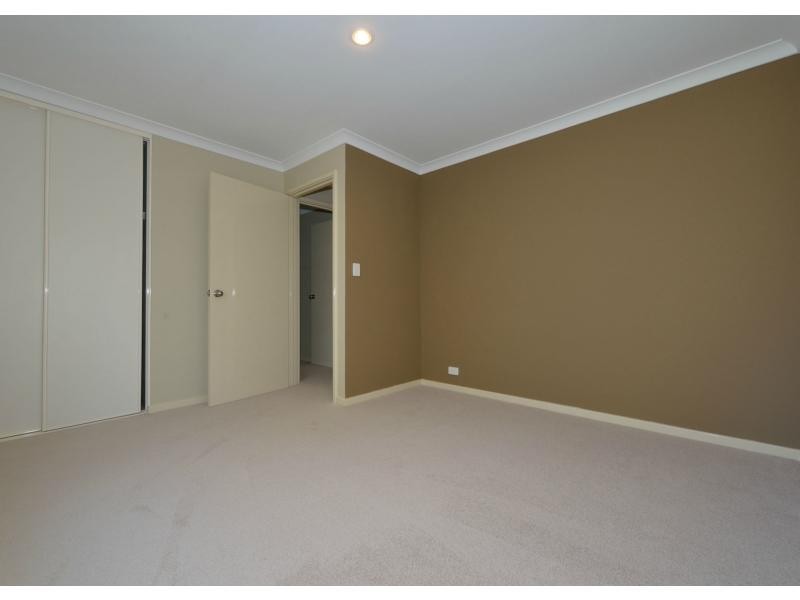 10 Oxenholme Way, Waikiki WA 6169