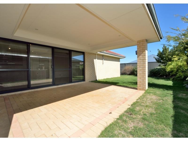 10 Oxenholme Way, Waikiki WA 6169