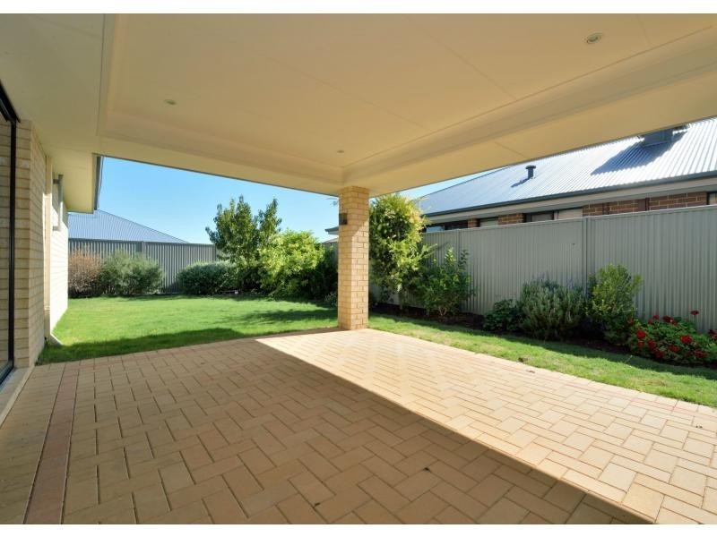 10 Oxenholme Way, Waikiki WA 6169