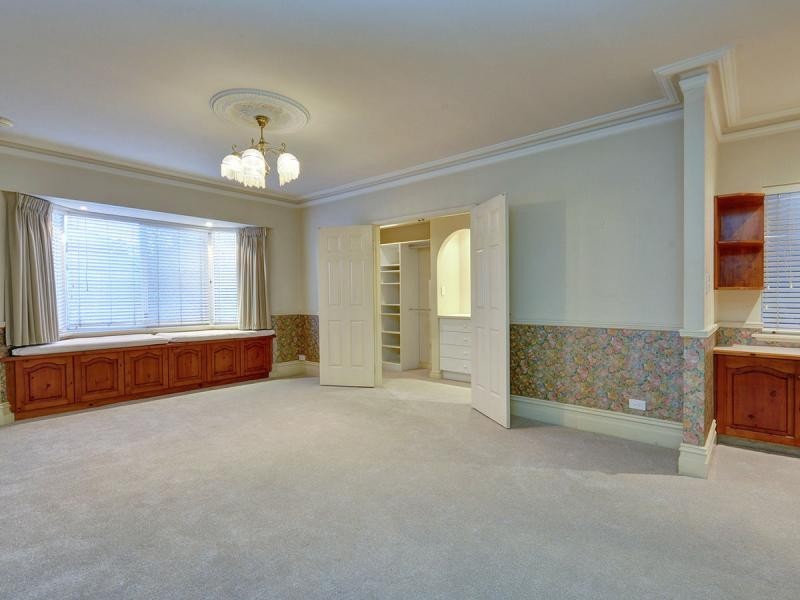 8 Lanchester Way, Stirling WA 6021