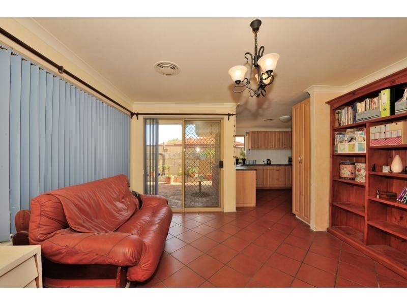 6 Gillen Place, Waikiki WA 6169