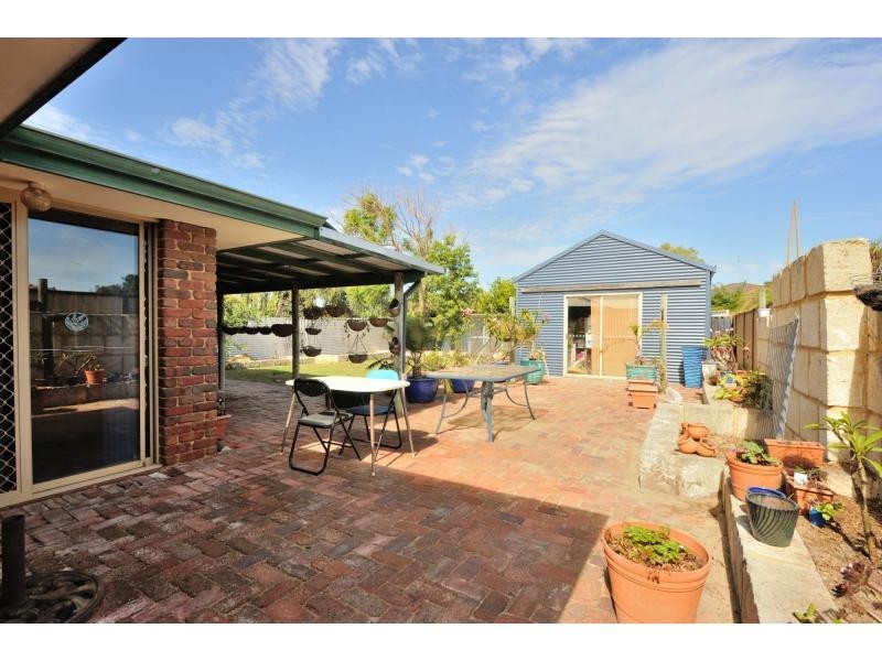 6 Gillen Place, Waikiki WA 6169