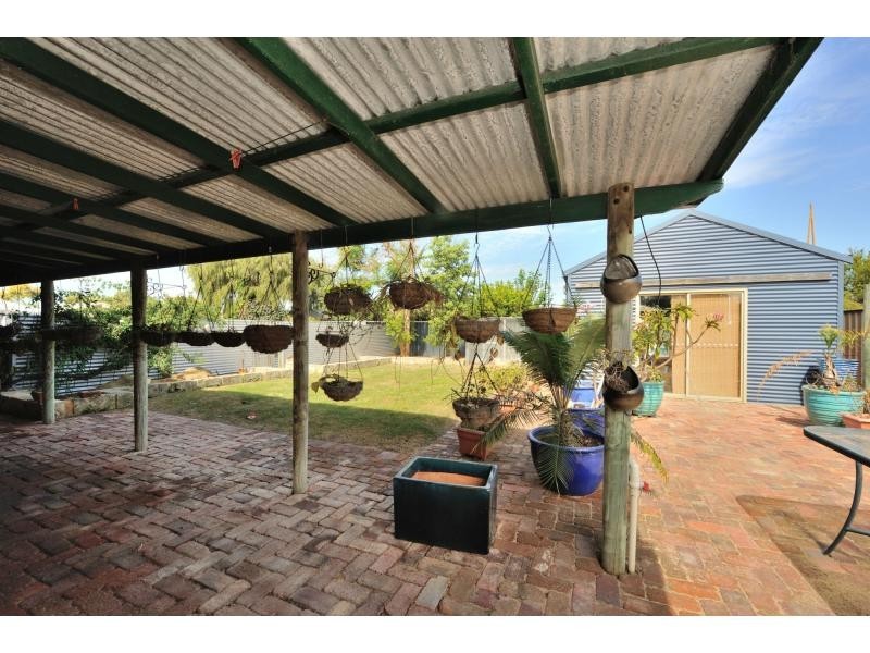 6 Gillen Place, Waikiki WA 6169