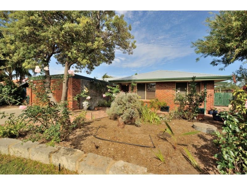 6 Gillen Place, Waikiki WA 6169