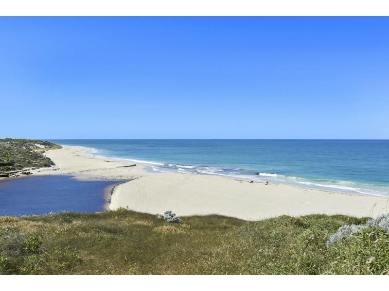 23 Stephens Crescent, Guilderton WA 6041