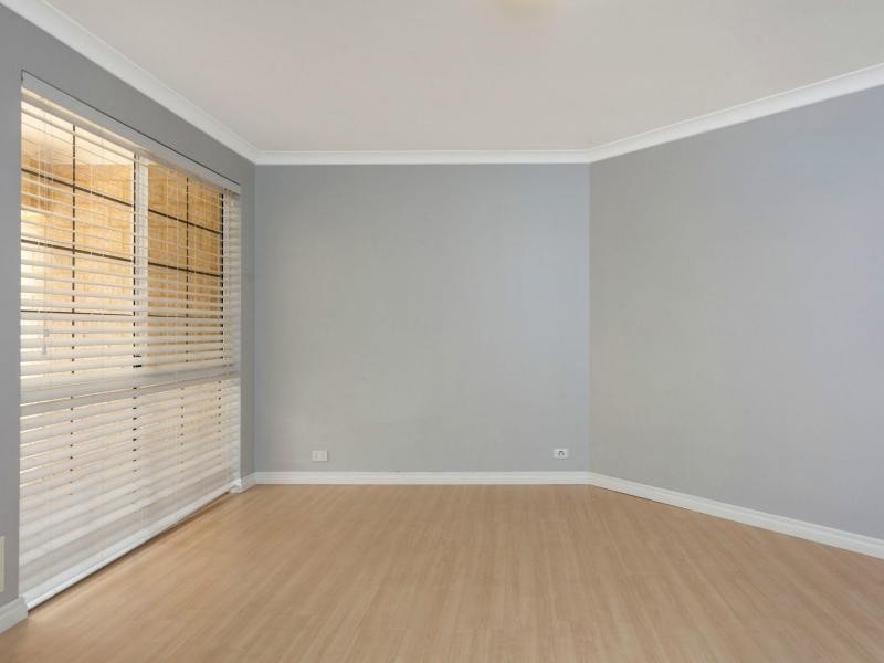 12 Wooloomooloo ROAD, Greenmount WA 6056