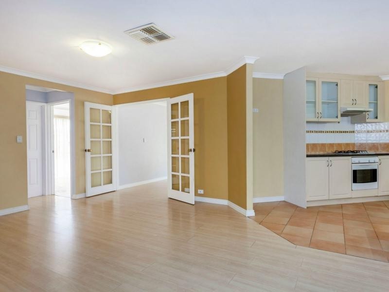 12 Wooloomooloo ROAD, Greenmount WA 6056