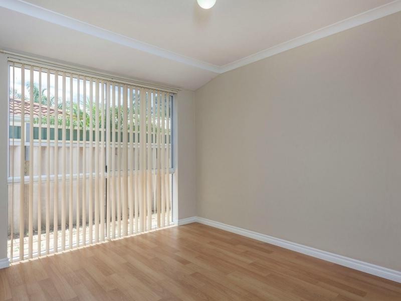 12 Wooloomooloo ROAD, Greenmount WA 6056