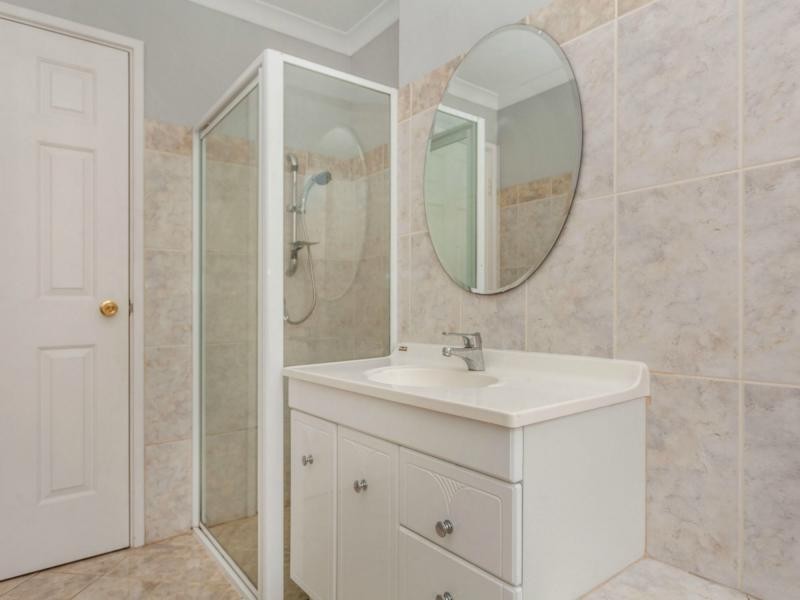 12 Wooloomooloo ROAD, Greenmount WA 6056