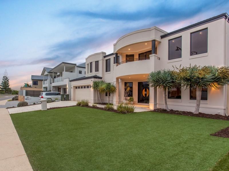 78 Silver Sands Drive, Iluka WA 6028