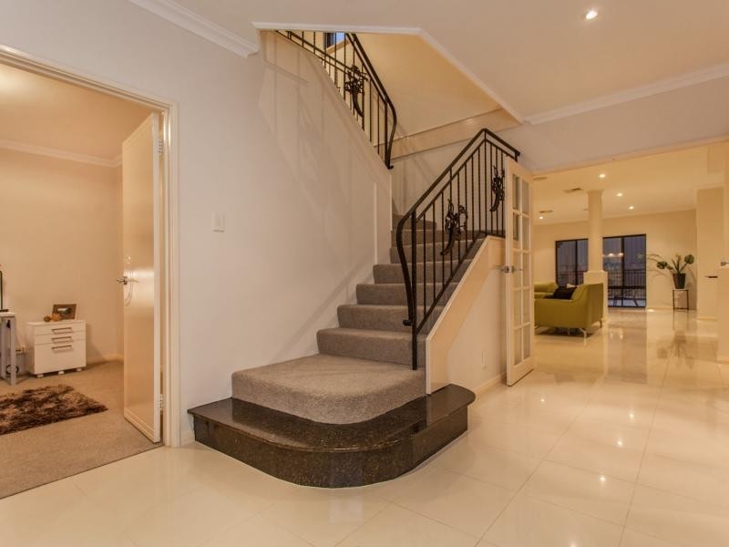 78 Silver Sands Drive, Iluka WA 6028