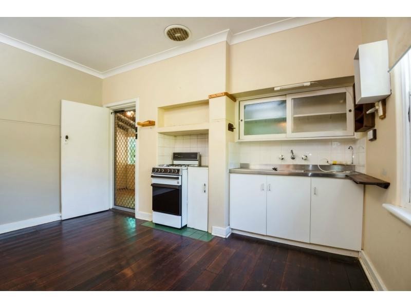 30 Donar Street, Innaloo WA 6018