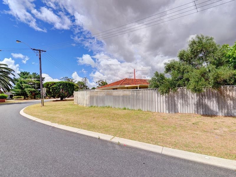 11 Edgington Crescent, Koondoola WA 6064