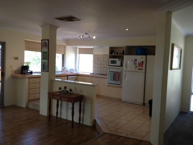 6 Penrose Court, Maddington WA 6109