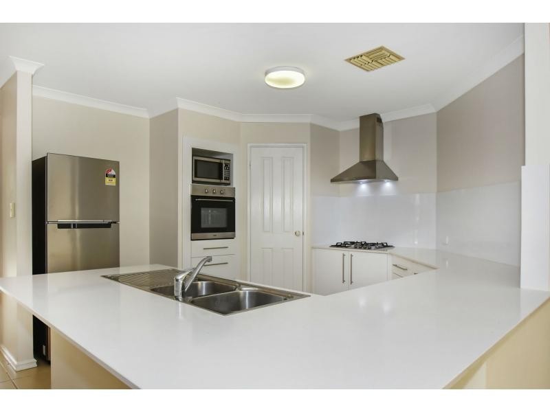 12 Rayner Drive, Landsdale WA 6065