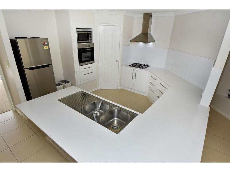 12 Rayner Drive, Landsdale WA 6065