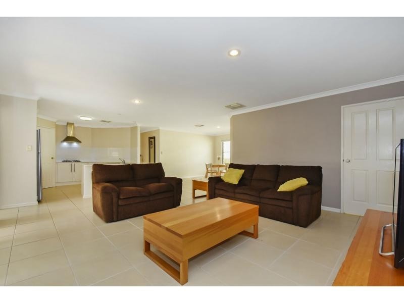 12 Rayner Drive, Landsdale WA 6065