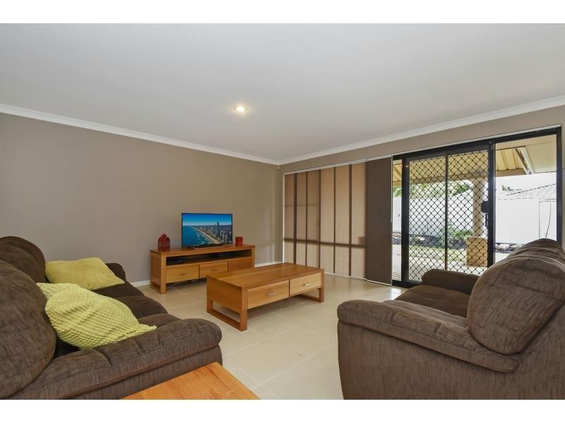 12 Rayner Drive, Landsdale WA 6065