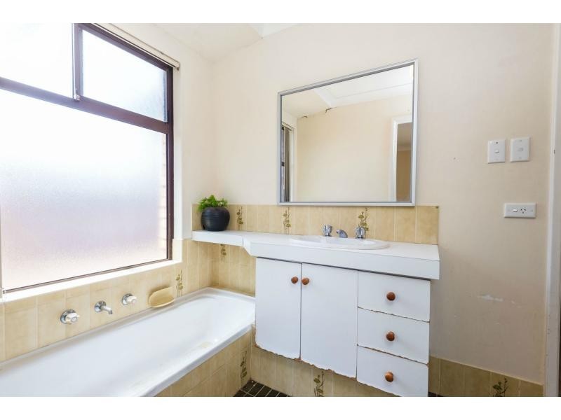 1 Gardinia Place, Mullaloo WA 6027