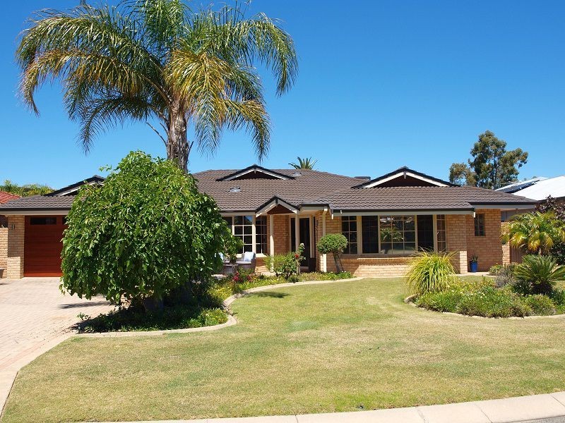 11 Grey-Smith Gardens, Woodvale WA 6026