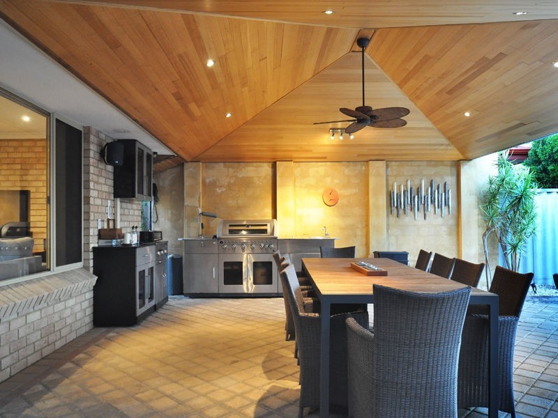 11 Grey-Smith Gardens, Woodvale WA 6026