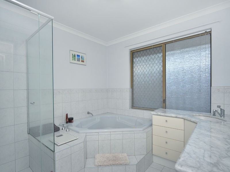 11 Grey-Smith Gardens, Woodvale WA 6026