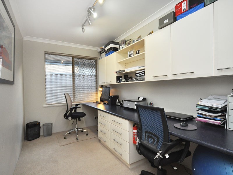 11 Grey-Smith Gardens, Woodvale WA 6026