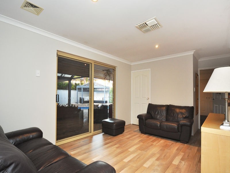 11 Grey-Smith Gardens, Woodvale WA 6026