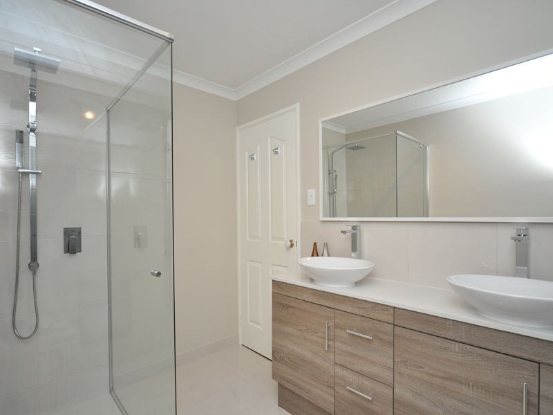 11 Grey-Smith Gardens, Woodvale WA 6026