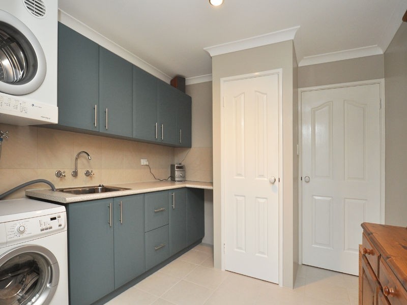 11 Grey-Smith Gardens, Woodvale WA 6026