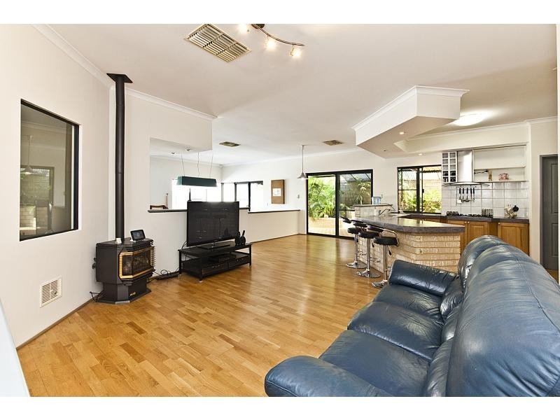 62 Parkwood Avenue, Woodvale WA 6026