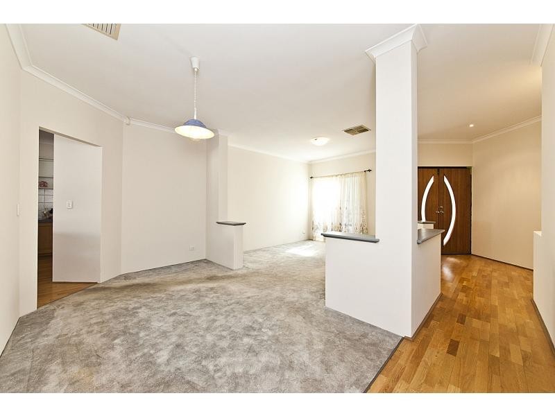 62 Parkwood Avenue, Woodvale WA 6026