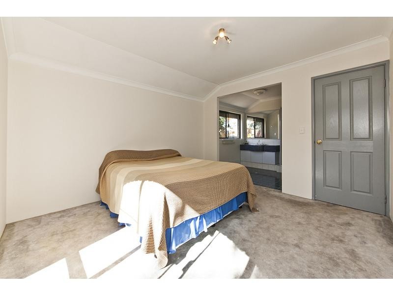 62 Parkwood Avenue, Woodvale WA 6026