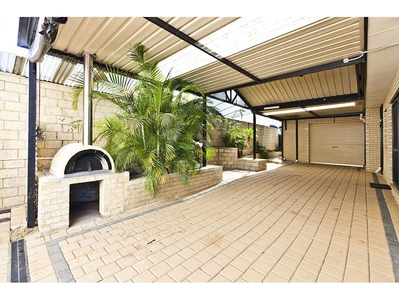 62 Parkwood Avenue, Woodvale WA 6026