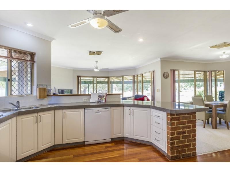 90 Wyatt Road, Bayswater WA 6053