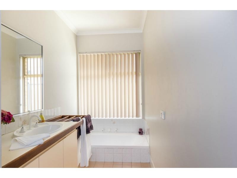 90 Wyatt Road, Bayswater WA 6053