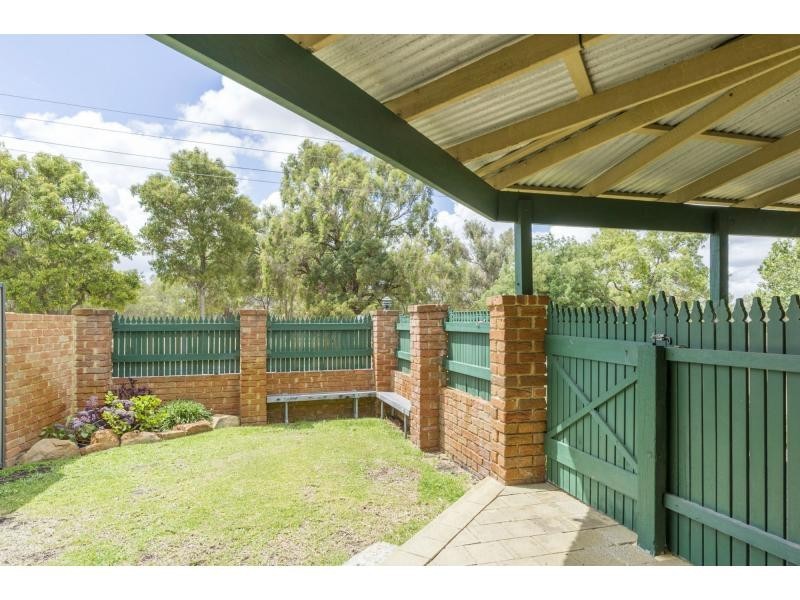 90 Wyatt Road, Bayswater WA 6053