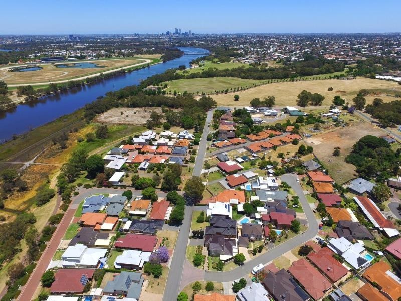 90 Wyatt Road, Bayswater WA 6053